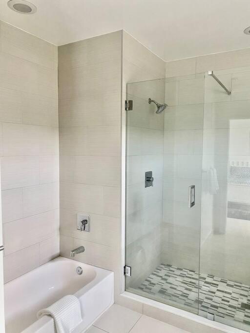 Across The Ocean Few Steps To Beach Contemporary Three Bedroom Townhouse Pompano Beach Dış mekan fotoğraf