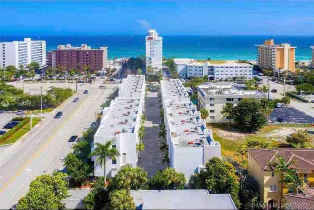 Across The Ocean Few Steps To Beach Contemporary Three Bedroom Townhouse Pompano Beach Dış mekan fotoğraf