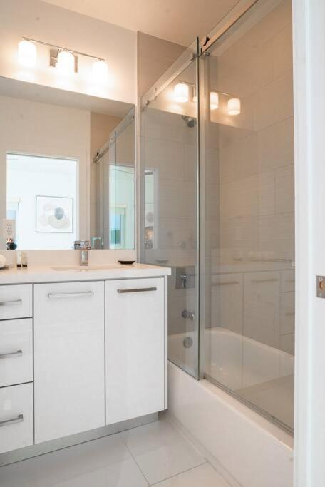 Across The Ocean Few Steps To Beach Contemporary Three Bedroom Townhouse Pompano Beach Dış mekan fotoğraf