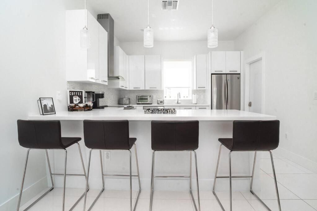Across The Ocean Few Steps To Beach Contemporary Three Bedroom Townhouse Pompano Beach Dış mekan fotoğraf