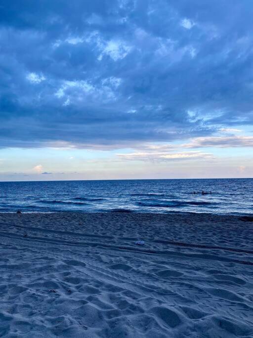 Across The Ocean Few Steps To Beach Contemporary Three Bedroom Townhouse Pompano Beach Dış mekan fotoğraf