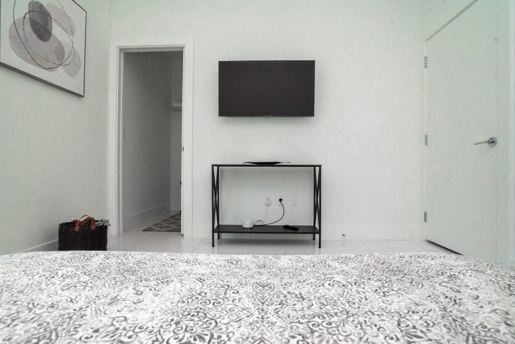 Across The Ocean Few Steps To Beach Contemporary Three Bedroom Townhouse Pompano Beach Dış mekan fotoğraf