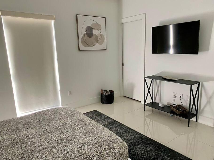 Across The Ocean Few Steps To Beach Contemporary Three Bedroom Townhouse Pompano Beach Dış mekan fotoğraf