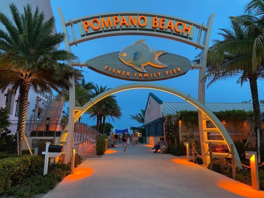 Across The Ocean Few Steps To Beach Contemporary Three Bedroom Townhouse Pompano Beach Dış mekan fotoğraf