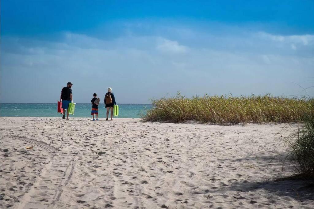Across The Ocean Few Steps To Beach Contemporary Three Bedroom Townhouse Pompano Beach Dış mekan fotoğraf