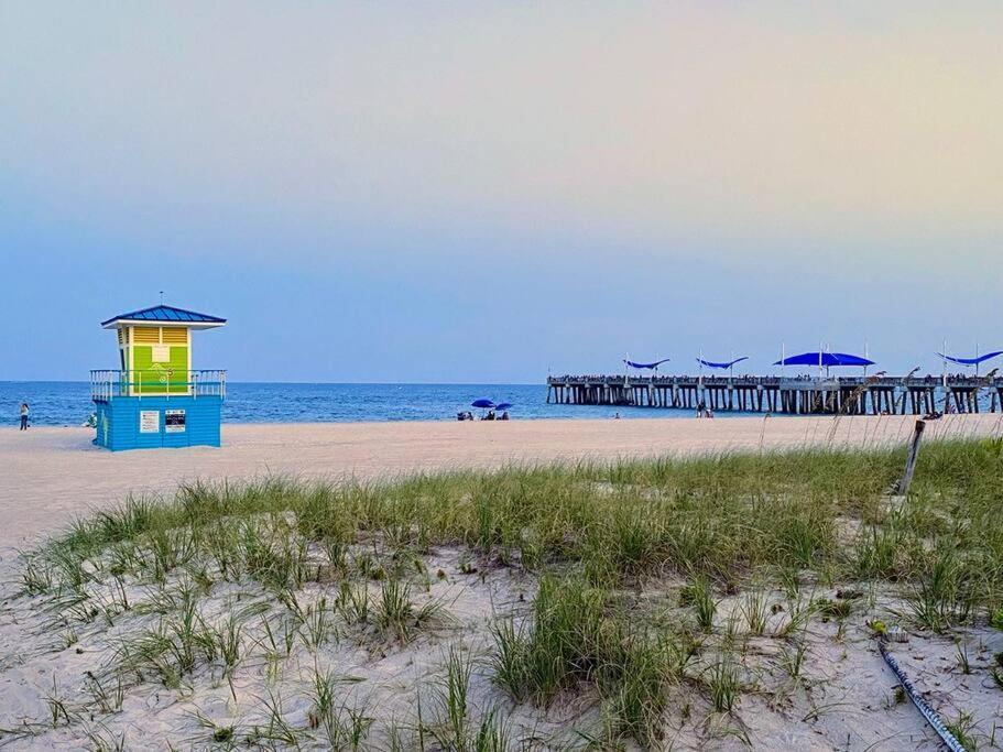 Across The Ocean Few Steps To Beach Contemporary Three Bedroom Townhouse Pompano Beach Dış mekan fotoğraf